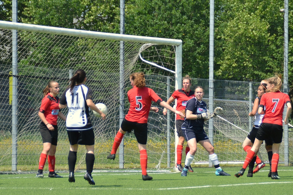Vrouwen 2 Oranje Nassau foto3