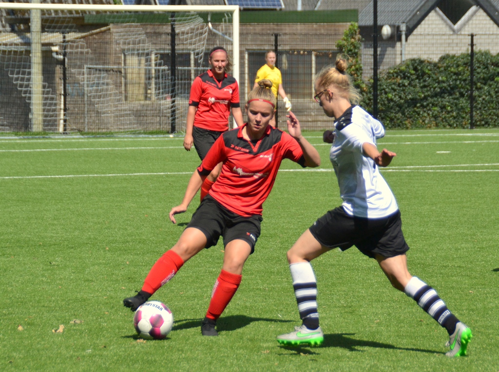 Vrouwen 1 wint doelpuntrijk gevecht bij Berkum