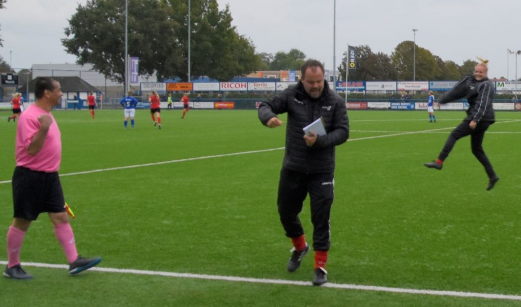 Vrouwen 1 neemt revanche met driepunter