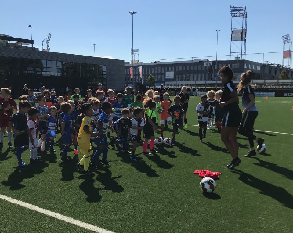 Sponsorloop voetbalschool levert 2.700 euro op