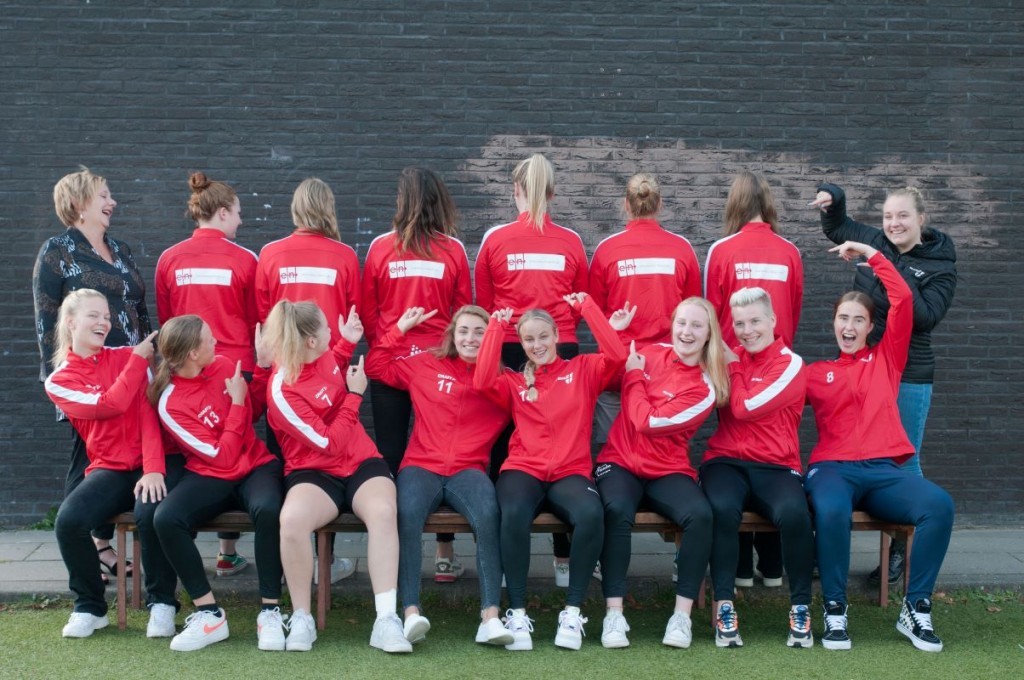 Vrouwen 3 nieuwe sponsor2