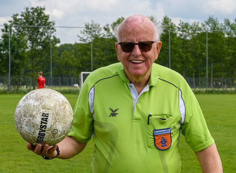 Jan Visscher stopt met fluiten