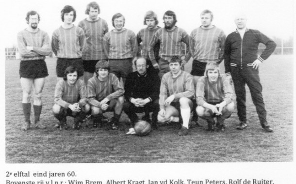 Oude elftalfoto's, eind jaren 60, eind jaren 70