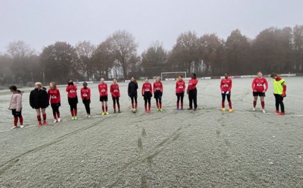 Meiden O15-1 wint van Rohda Raalte