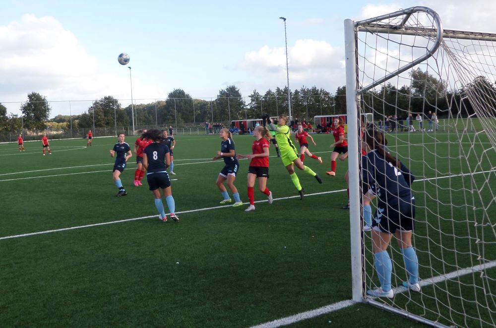 Vrouwen 1 wint ook vierde competitieduel