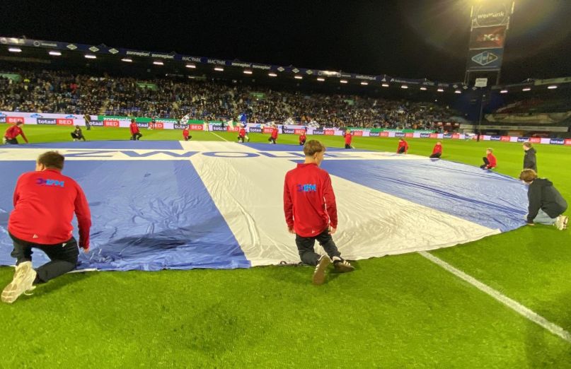 Be Quickers waren middenstipdoekdragers bij Pec Zwolle -NEC Nijmegen