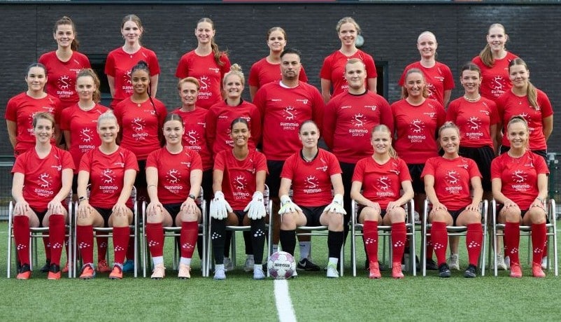 Vrouwen 1 weer mede koploper na verlies AZSV