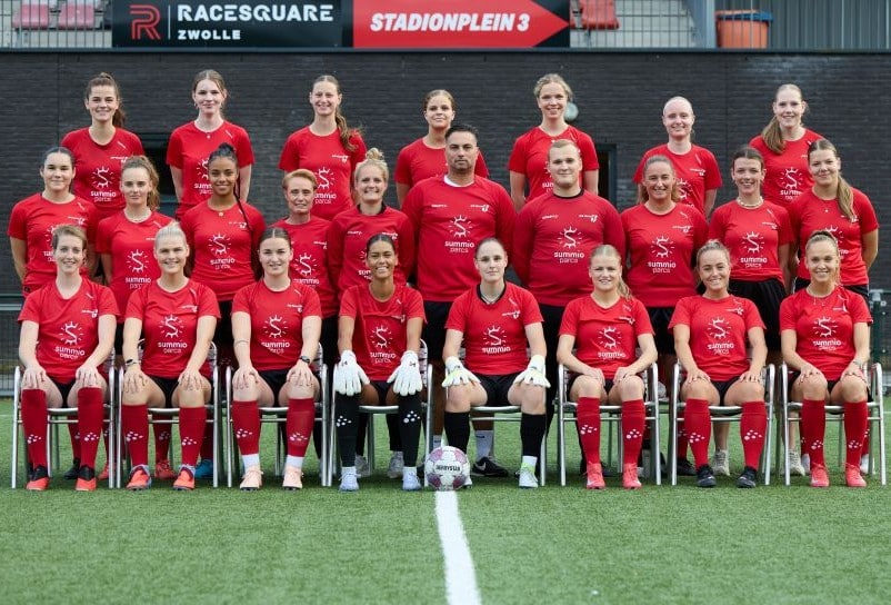 Vrouwen 1 weer mede koploper na verlies AZSV