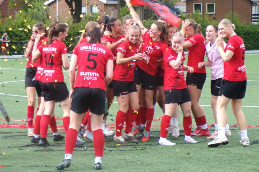 Be Quick Vrouwen 1 is kampioen! Team terug naar topklasse