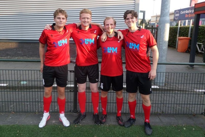 Eerste elftal wint ruim van VSW en eindigt tweede in bekerpoule